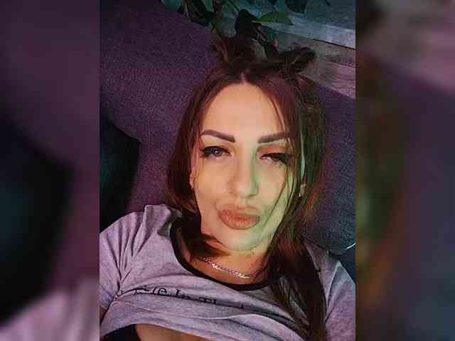 SexyKitty75-1 webcam