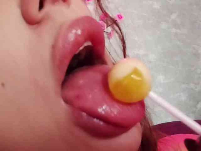 SexyKitty75-1 webcam