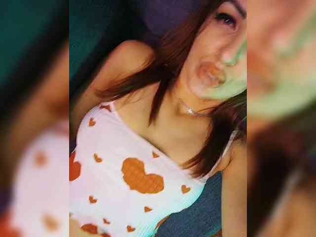 SexyKitty75-1 webcam