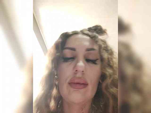 SexyKitty75-1 webcam