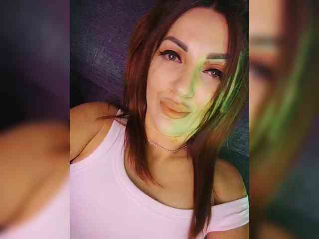 SexyKitty75-1 webcam