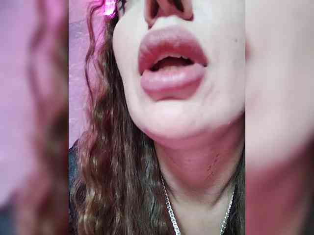 SexyKitty75-1 webcam