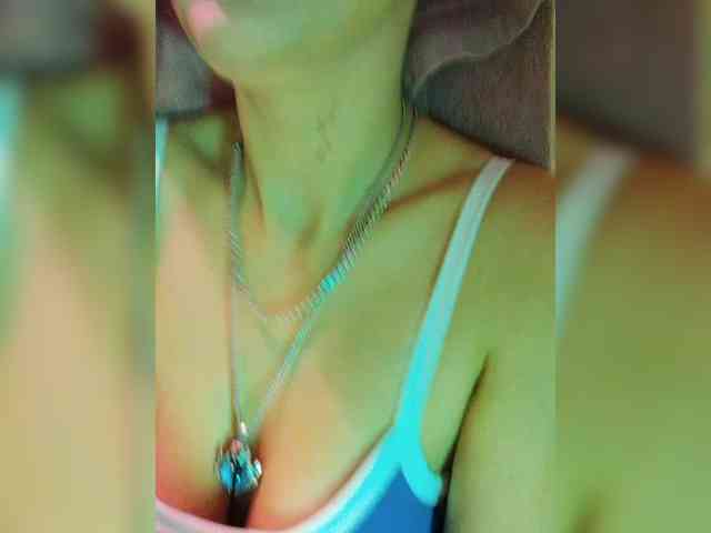 SexyKitty75-1 webcam