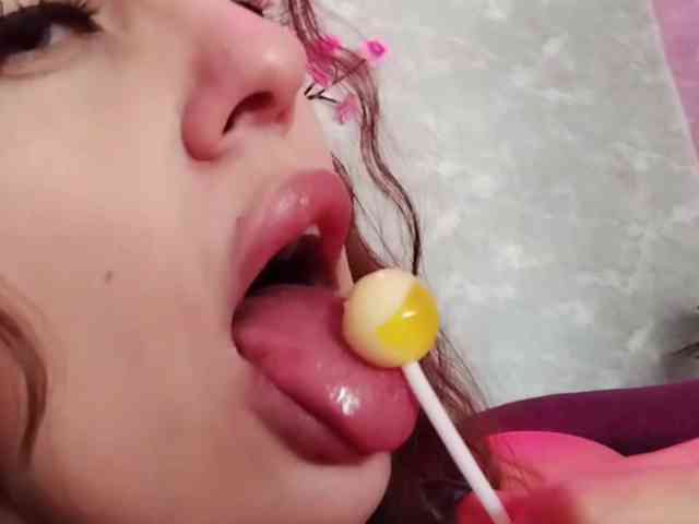 SexyKitty75-1 webcam