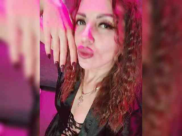 SexyKitty75-1 webcam