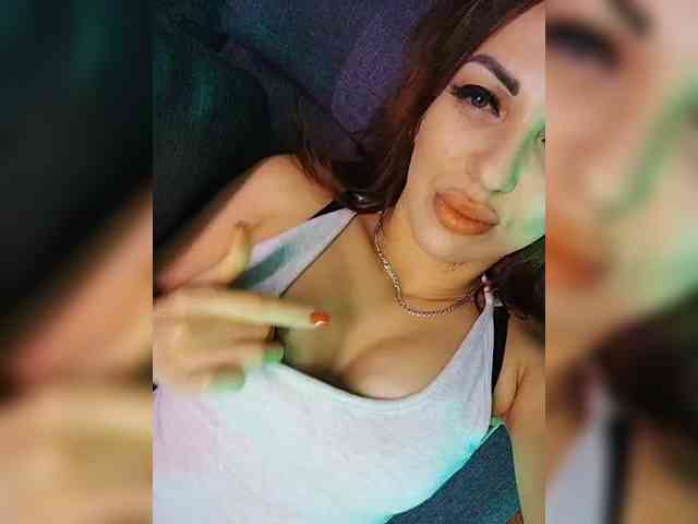 SexyKitty75-1 webcam