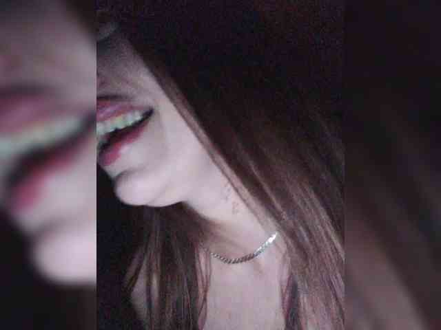 SexyKitty75-1 webcam