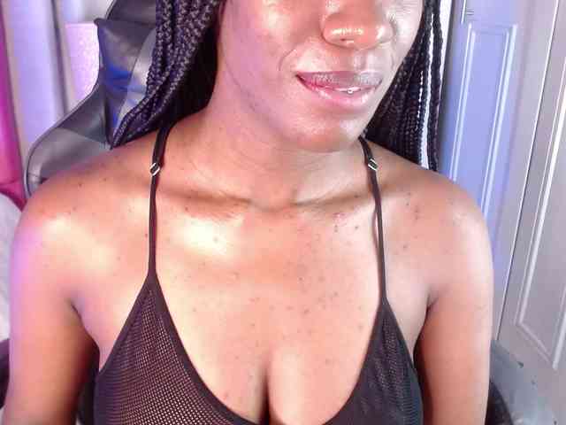CharlotteJonnes webcam