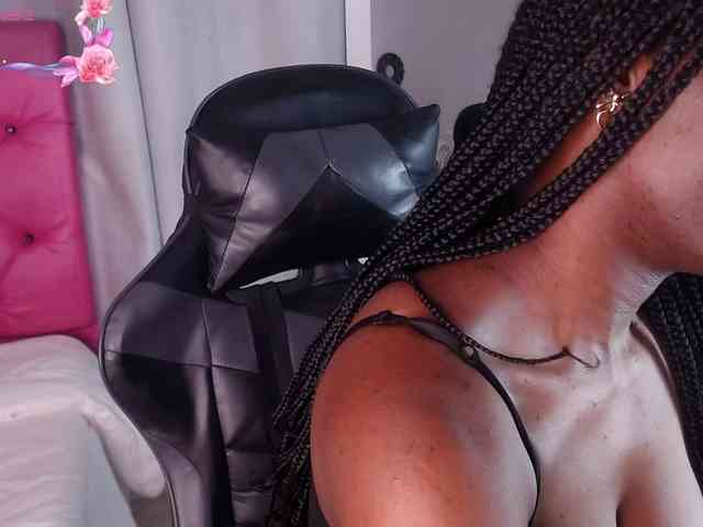 CharlotteJonnes webcam