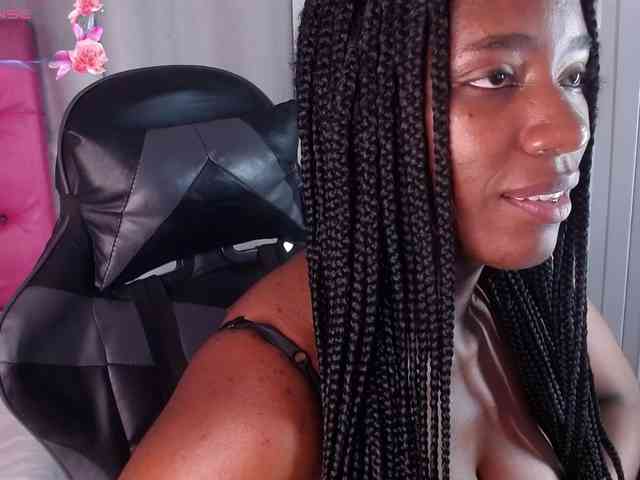 CharlotteJonnes webcam