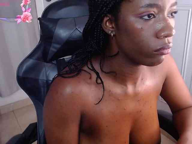 CharlotteJonnes webcam