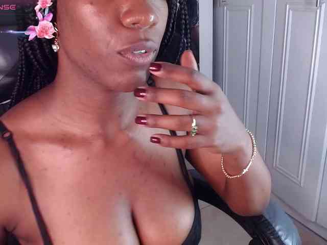 CharlotteJonnes webcam