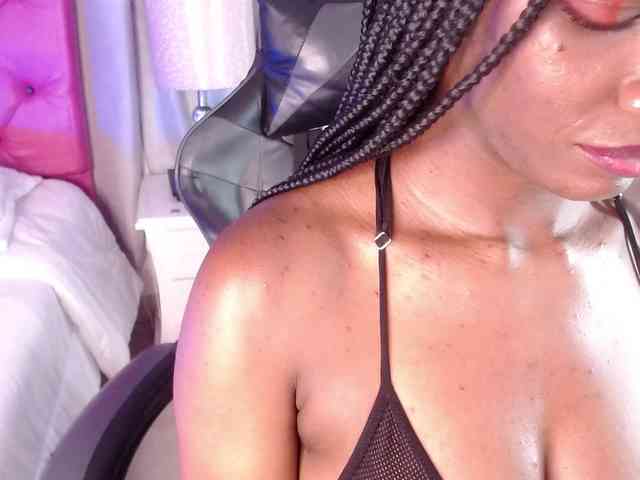 CharlotteJonnes webcam
