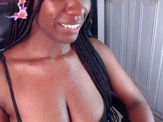 CharlotteJonnes webcam