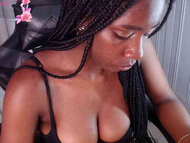 CharlotteJonnes webcam