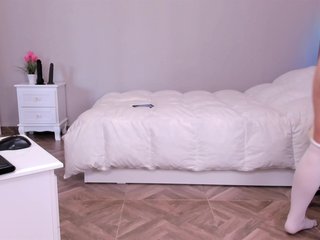 XtinaTease Porn Show