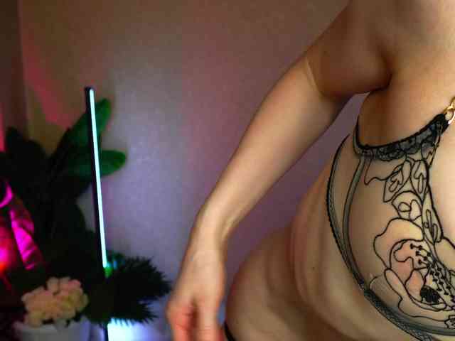 AnitaVon webcam