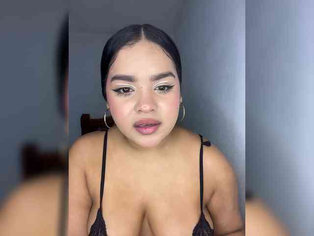 LunaMorena webcam