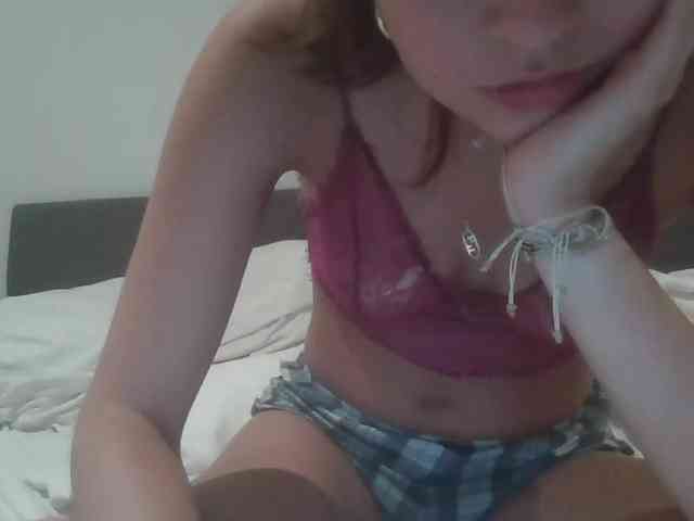 prettykittybitty24 webcam