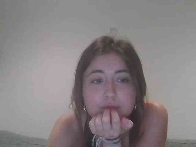 prettykittybitty24 webcam