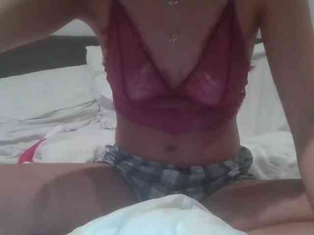 prettykittybitty24 webcam