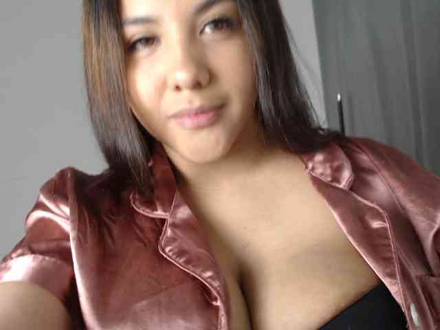 Jadeluxelife webcam