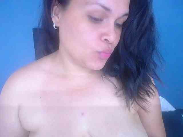 bigtits-mommy webcam