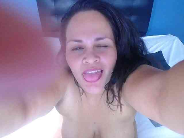bigtits-mommy webcam