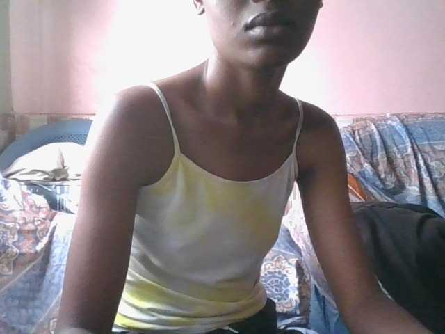 Slim_me webcam bongacams model stream image