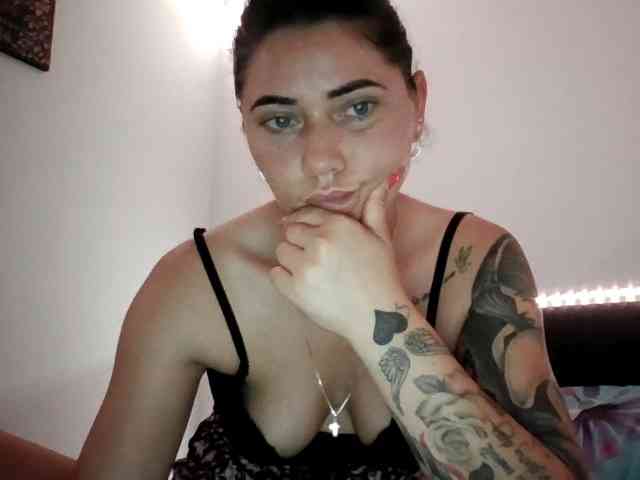 Amira999 webcam