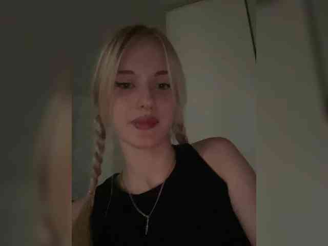 Anuta-hot webcam