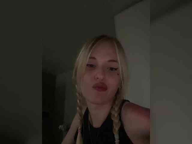 Anuta-hot webcam