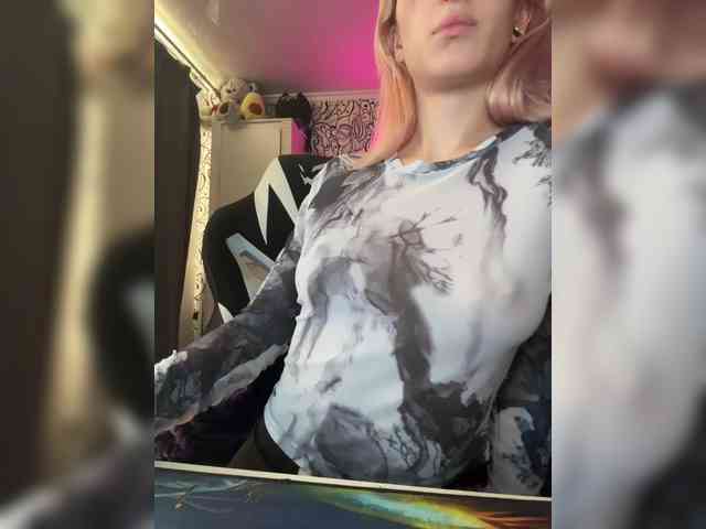 little-Freya webcam