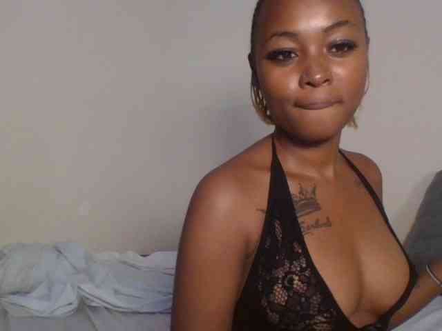 Petite-queen001 webcam