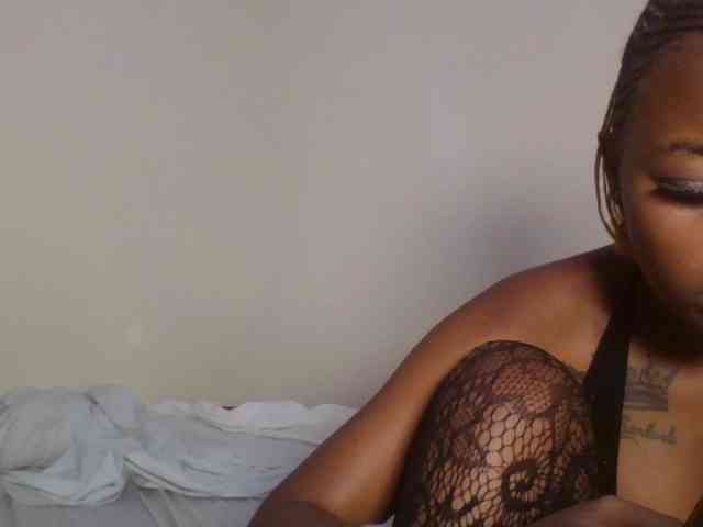 Petite-queen001 webcam