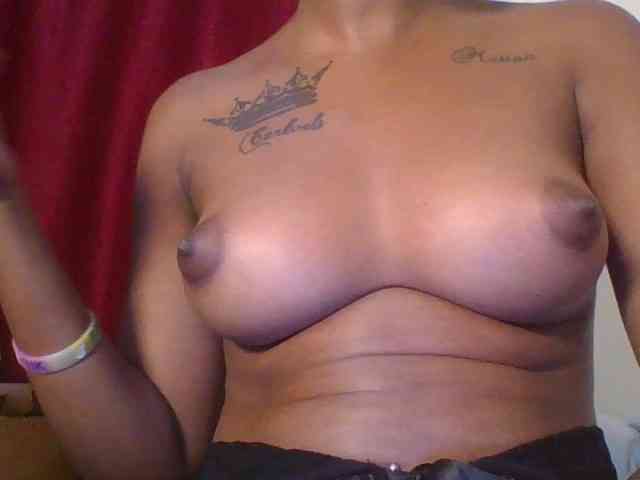 Petite-queen001 webcam