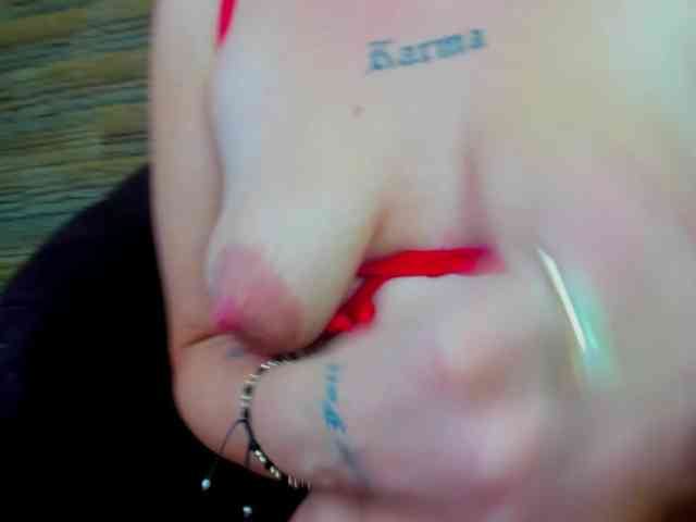 Mia-Peachy webcam