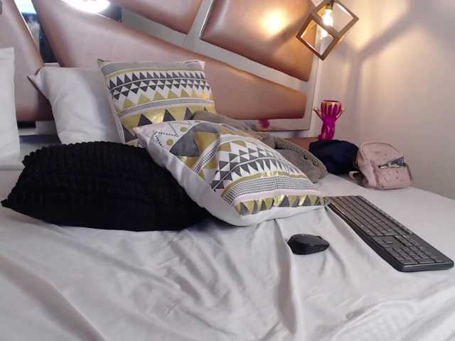 LUNASWEET-VC's BongaCams show and profile