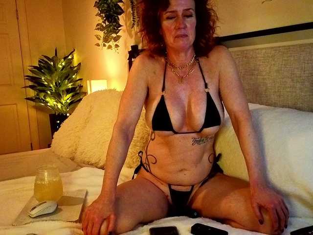 KellyJoRae's BongaCams show and profile