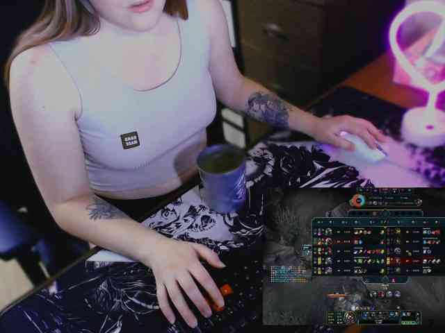 AngelRoxy21 webcam