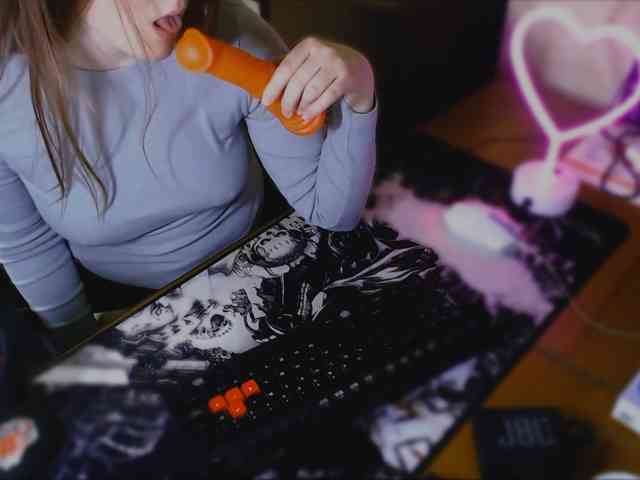 AngelRoxy21 webcam