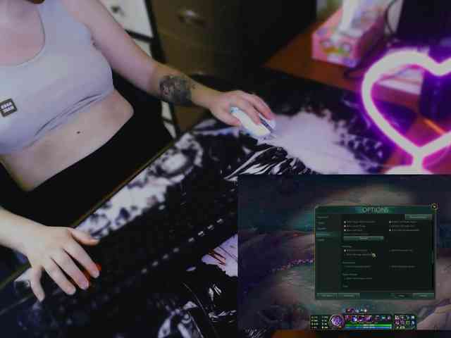 AngelRoxy21 webcam