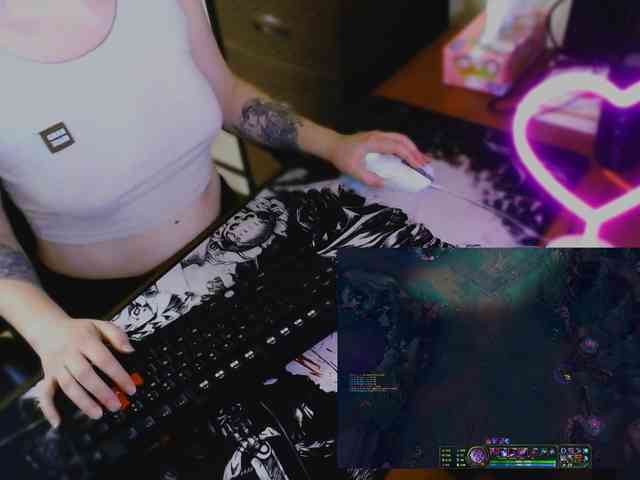 AngelRoxy21 webcam