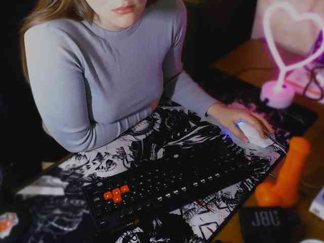 AngelRoxy21 webcam