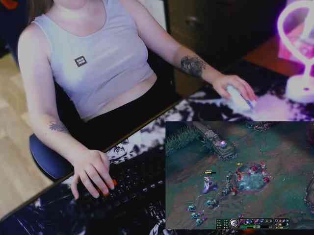 AngelRoxy21 webcam