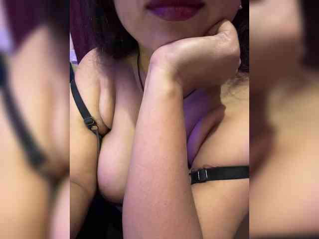 Athiya08 webcam