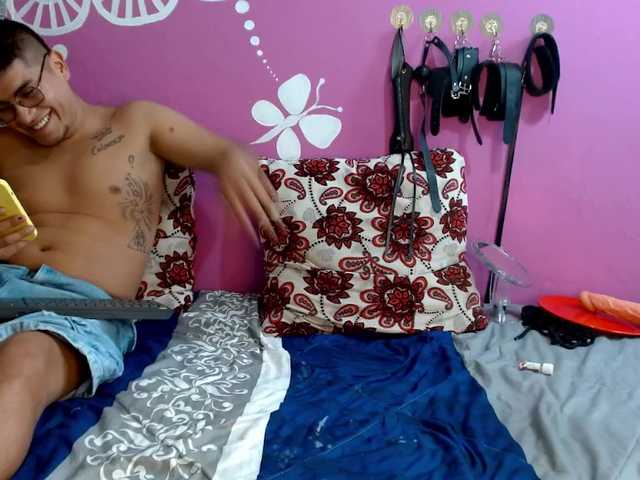 Wild-RoomXxX's BongaCams show and profile