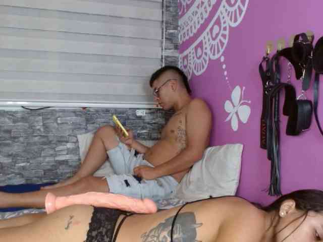 Wild-RoomXxX Live Webcam on BongaCams