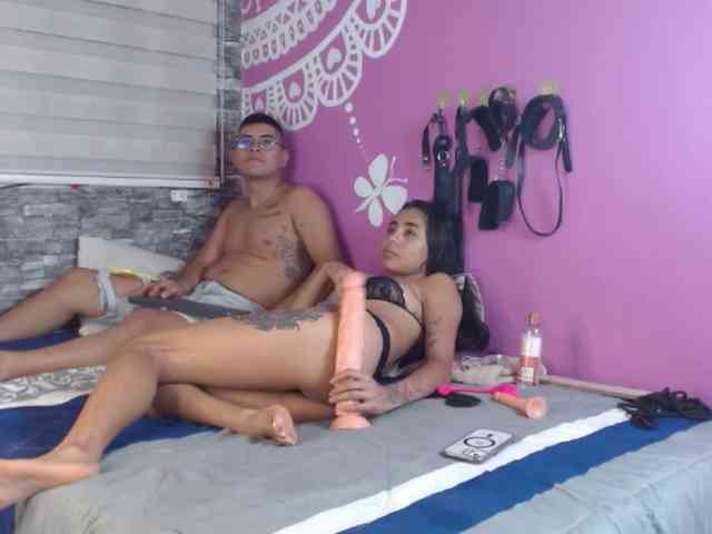 Wild_RoomXxX webcam