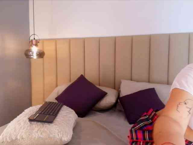 Elamonroe webcam